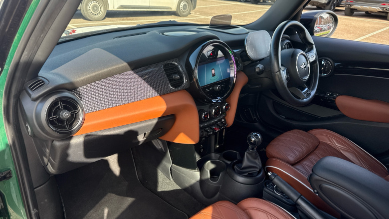 MINI Hatchback 1.5 Cooper Exclusive 5dr Petrol Hatchback